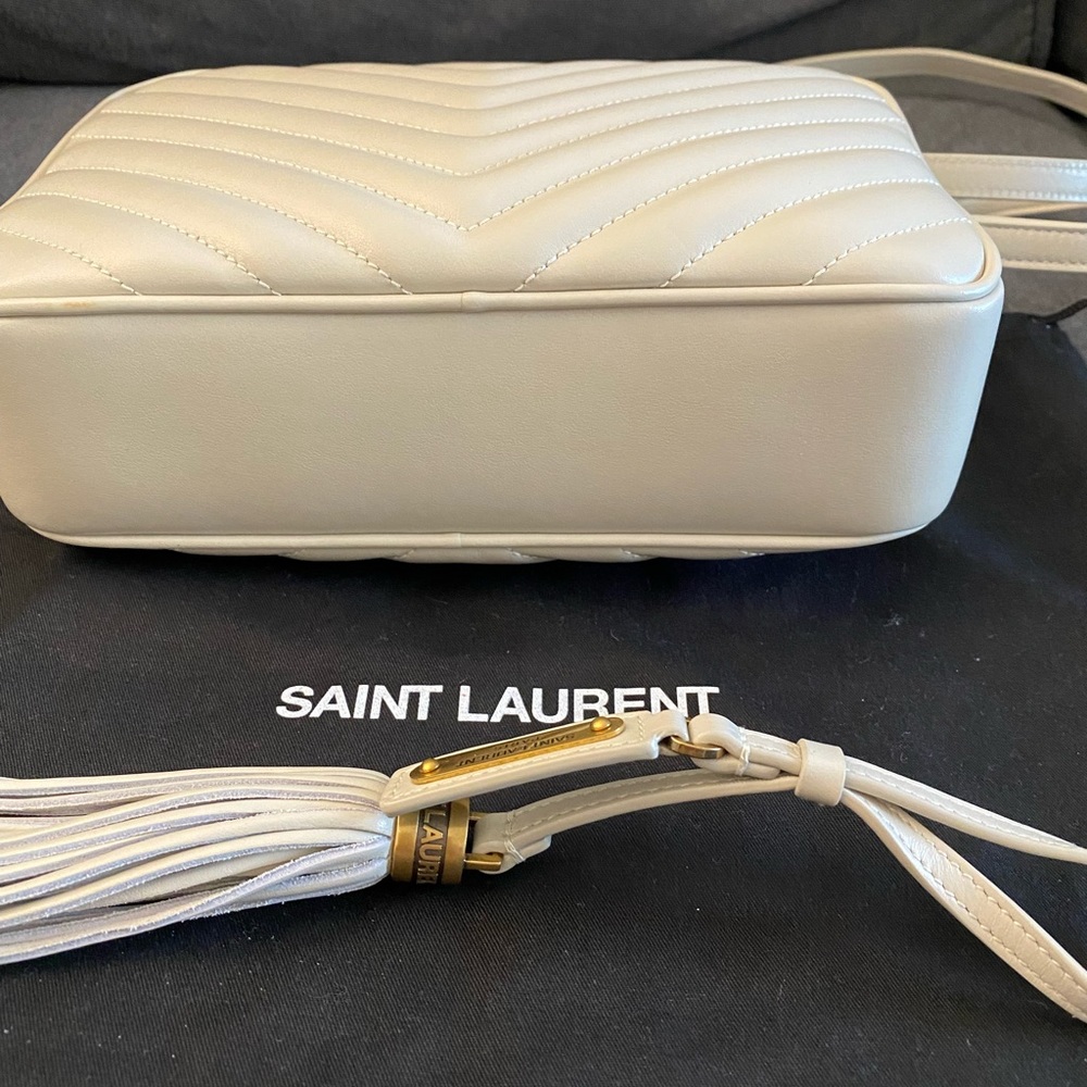 Yves Saint Laurent Cream Quilted Leather Camera Bag with Gold YSL Logo - Picture 4 of 11